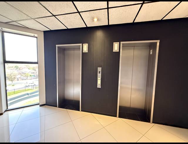 374M² OFFICE TO LET IN ROSEBANK